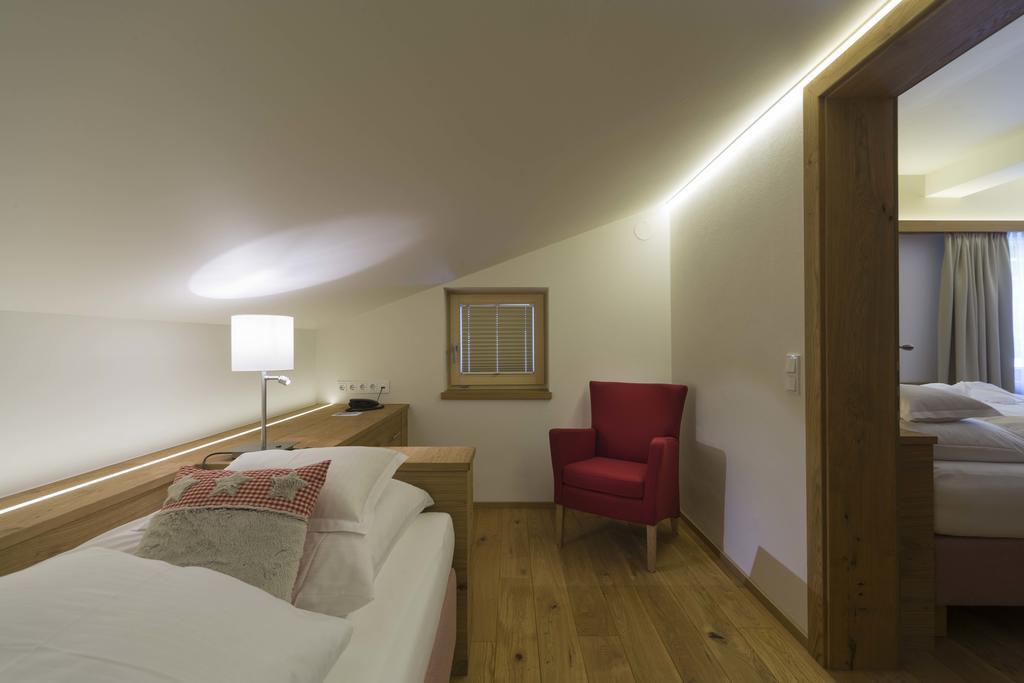 Hotel Garni Panorama Lech am Arlberg Pokoj fotografie